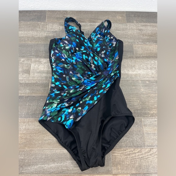 NWOT MiracleSuit One Piece Black and Blue Slimming Swimsuit - Picture 2 of 10